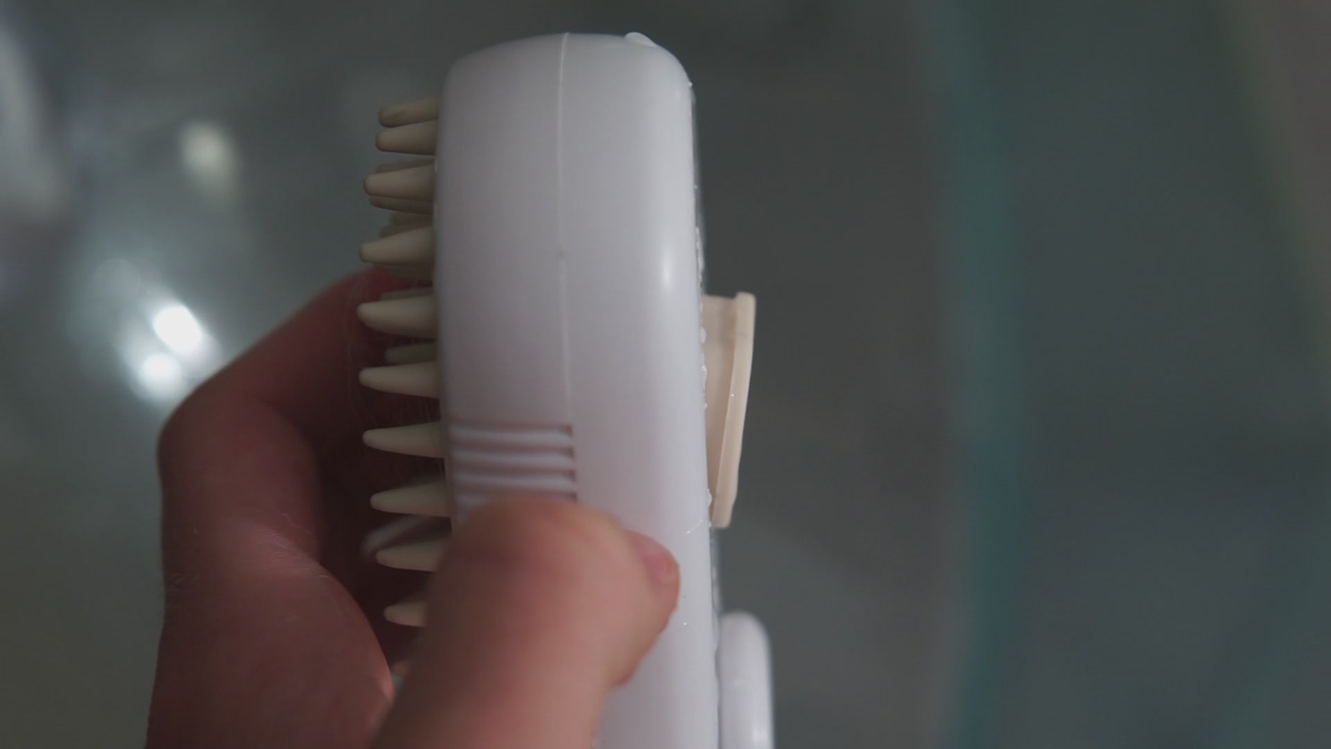Carica il video: 